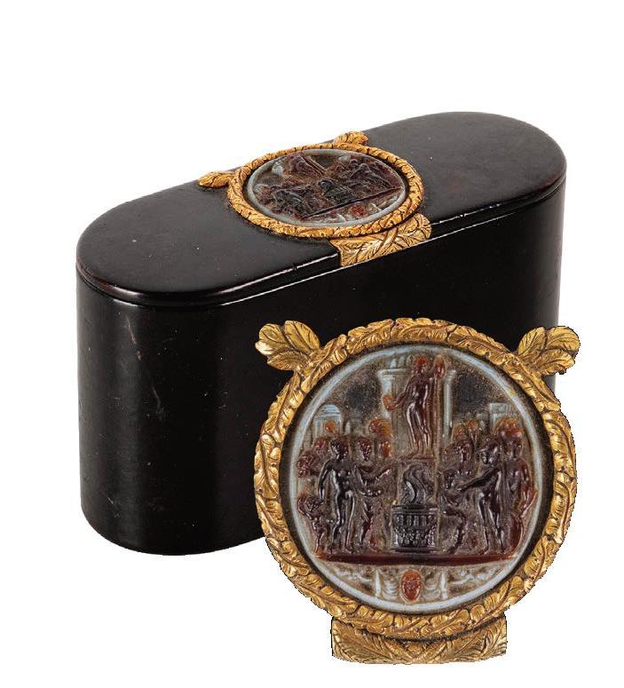 Snuff box