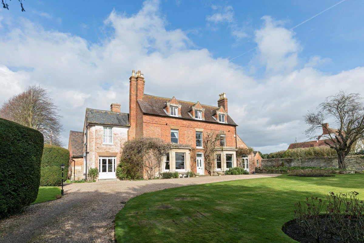 Luddington Manor