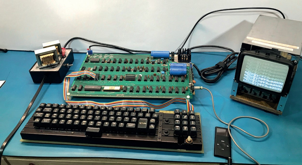 Apple 1 computer sold at auction