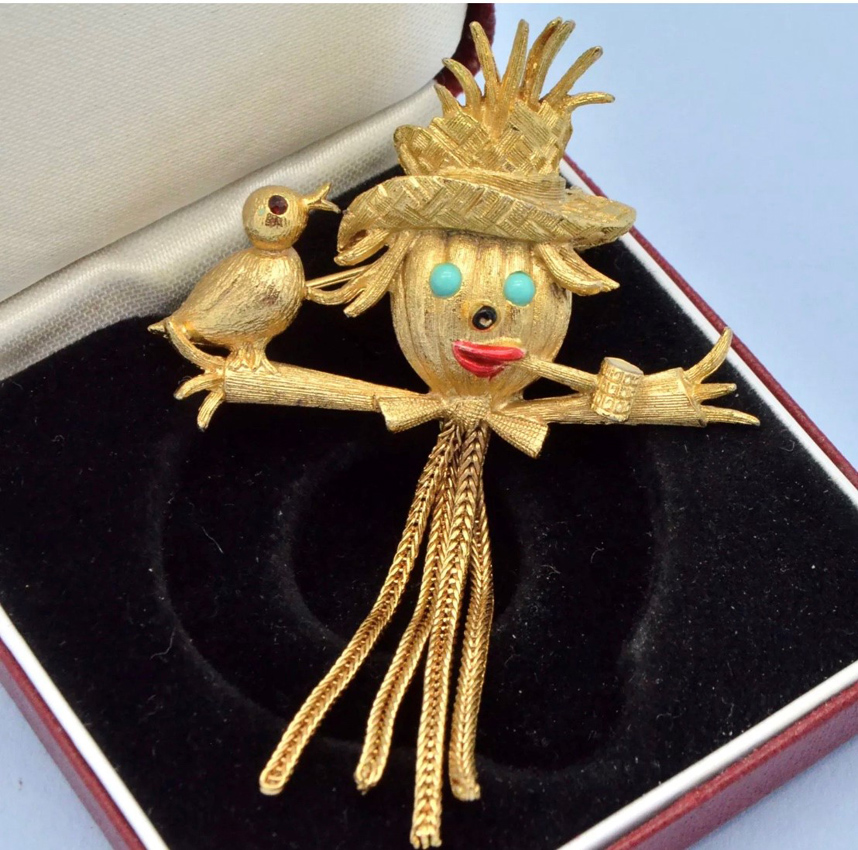 Brooch 