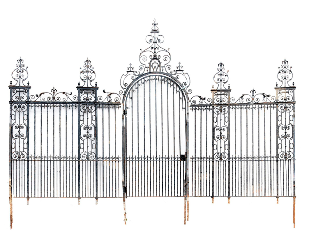 Georgian-style entrance 