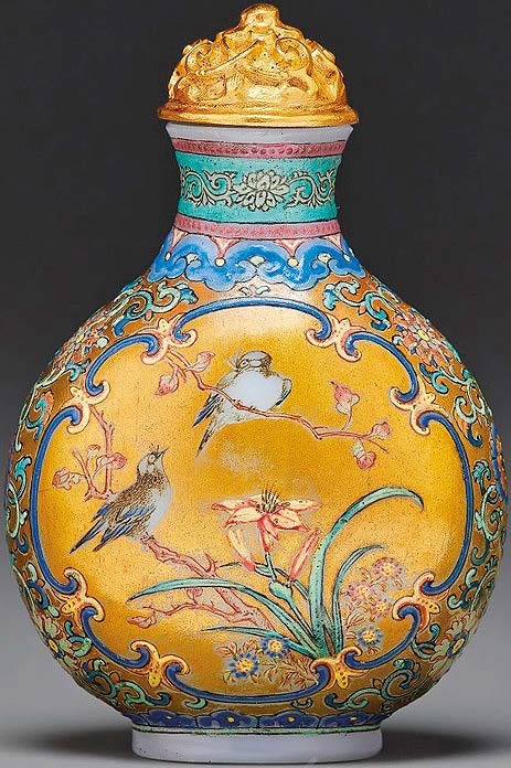 Know one's snuff: Chinese snuff bottles are among the highlights 