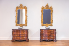 Hyde Park Antiques lots