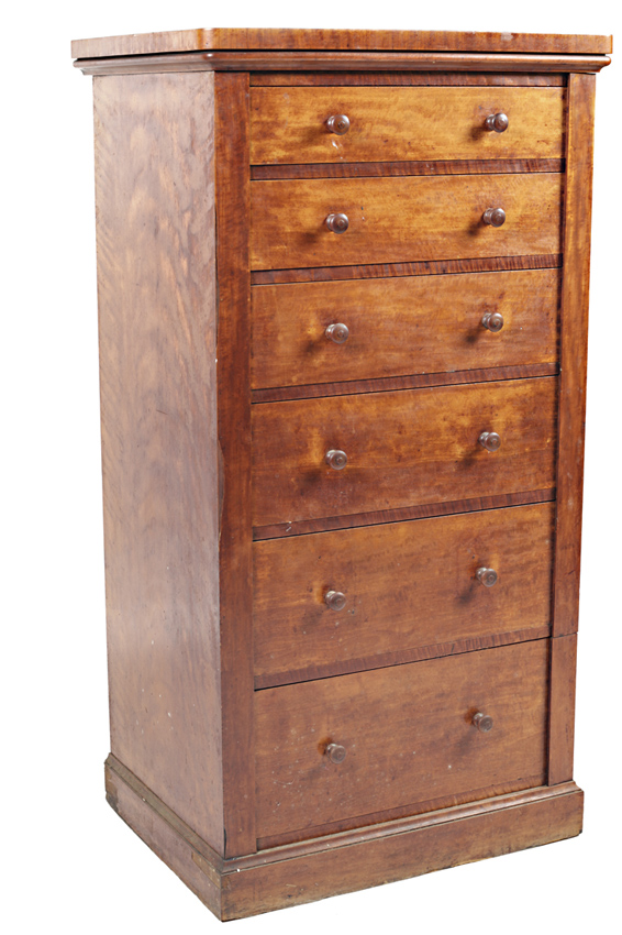 Wellington chest
